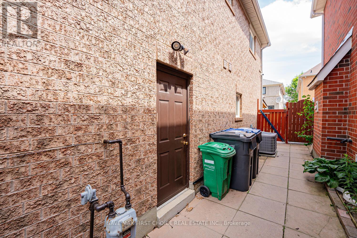 4 Sunnyview Road, Brampton, Ontario  L7A 3E3 - Photo 36 - W12285362