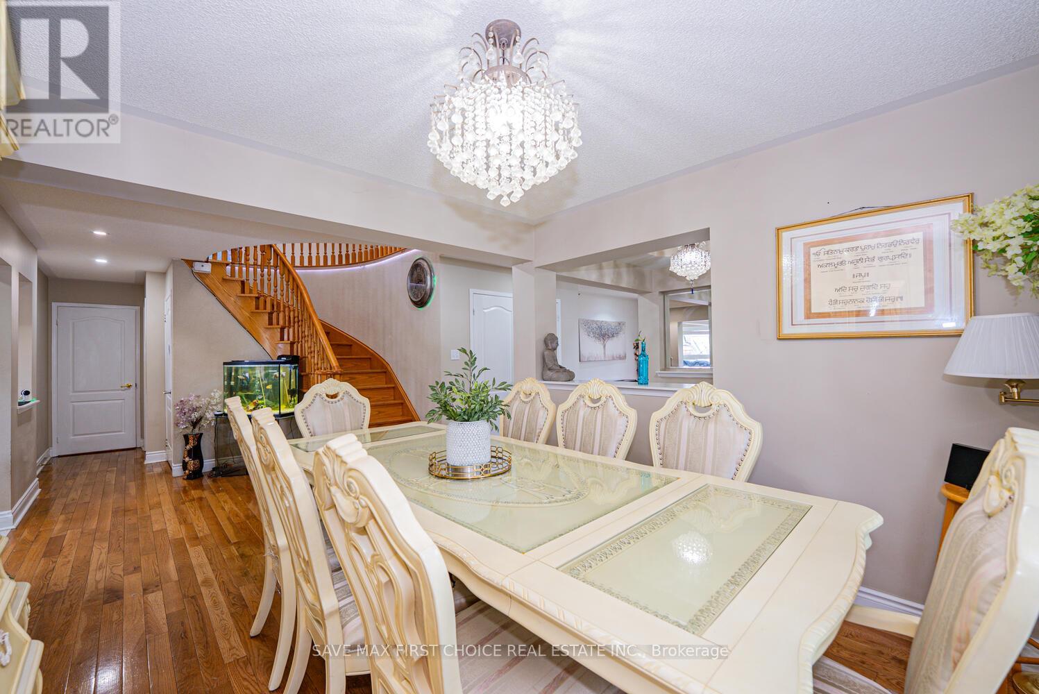 4 Sunnyview Road, Brampton, Ontario  L7A 3E3 - Photo 11 - W12285362
