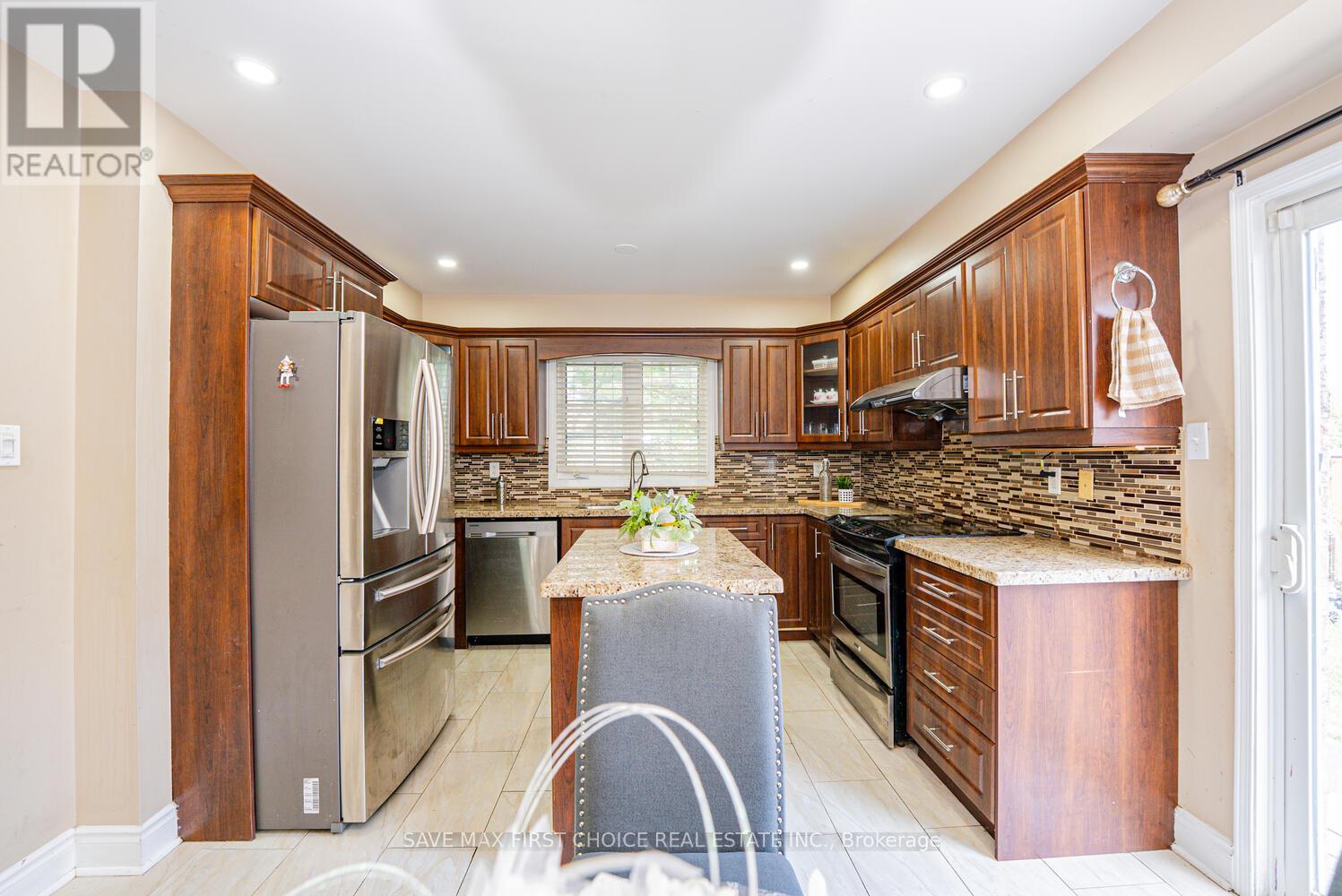 4 Sunnyview Road, Brampton, Ontario  L7A 3E3 - Photo 20 - W12285362
