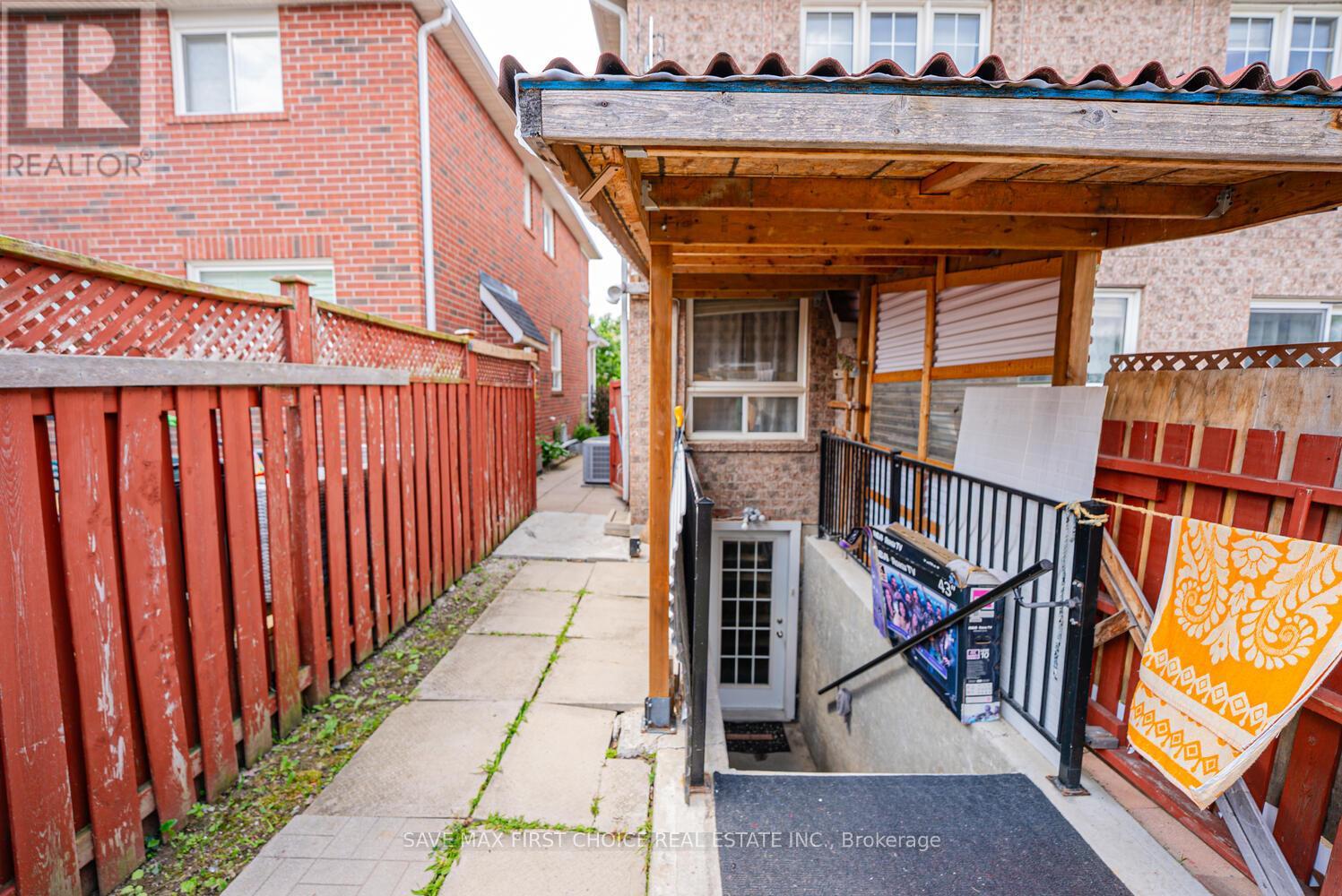 4 Sunnyview Road, Brampton, Ontario  L7A 3E3 - Photo 37 - W12285362