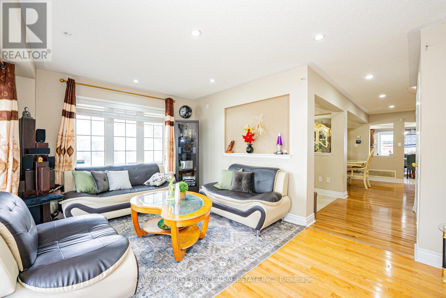 4 Sunnyview Road, Brampton, Ontario  L7A 3E3 - Photo 8 - W12285362