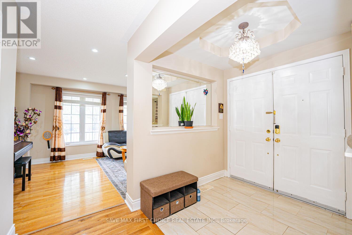 4 Sunnyview Road, Brampton, Ontario  L7A 3E3 - Photo 6 - W12285362