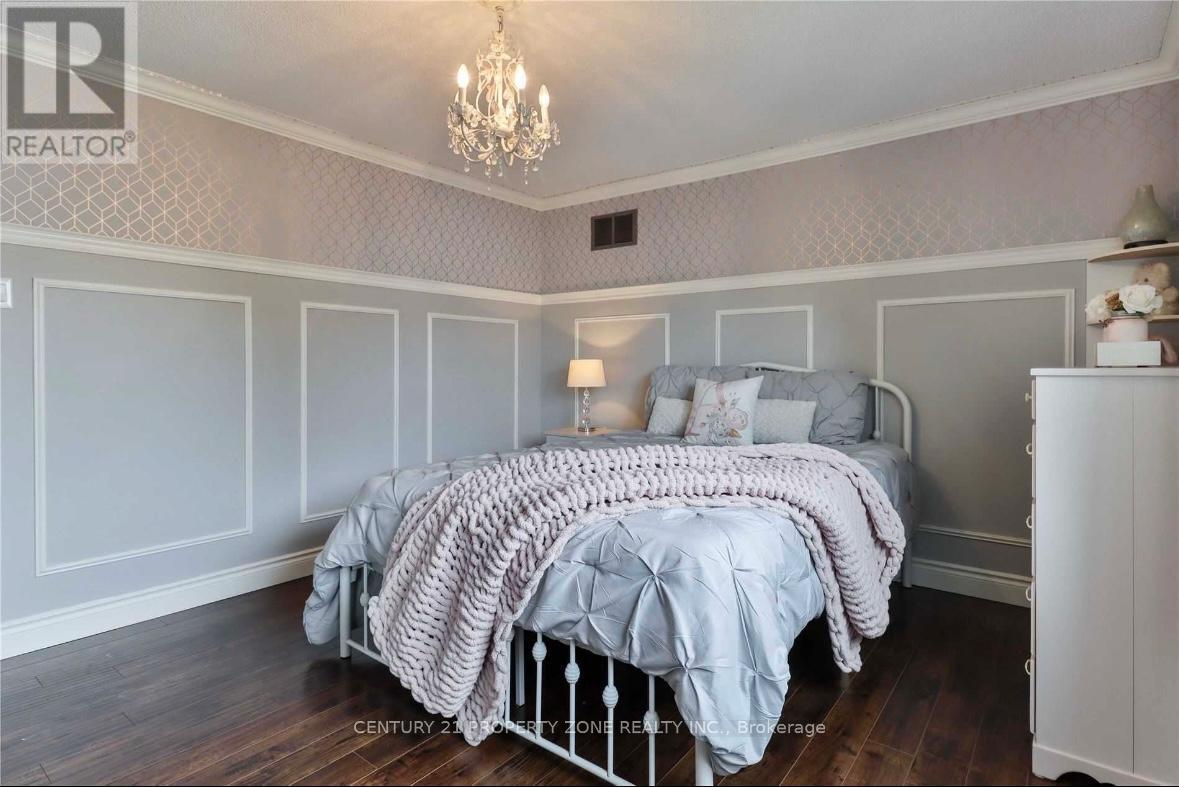 12 Torrance Wood, Brampton, Ontario  L6Y 2N3 - Photo 19 - W12309710
