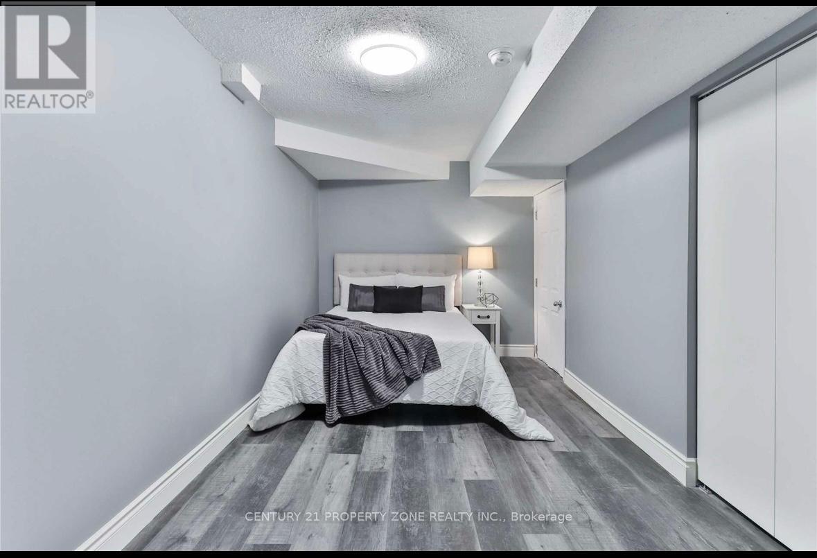 12 Torrance Wood, Brampton, Ontario  L6Y 2N3 - Photo 32 - W12309710