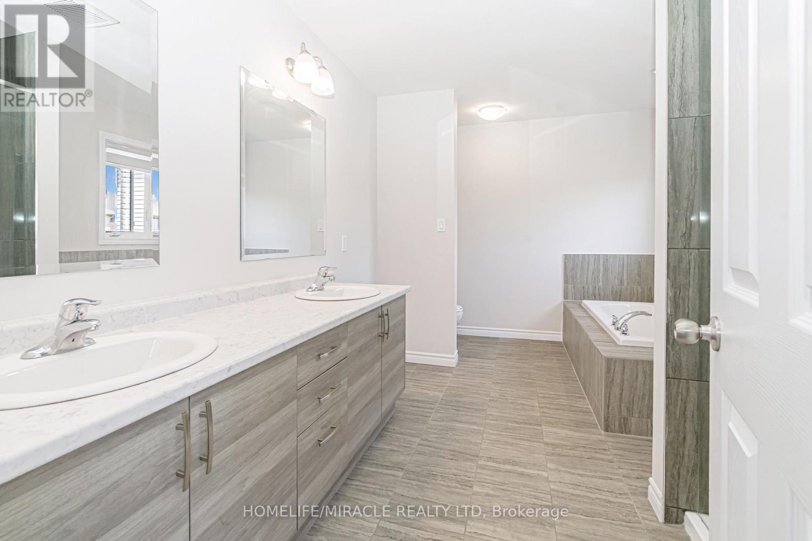 24 Sass Cres Crescent, Brant, Ontario  N3L 0A9 - Photo 20 - X12309726