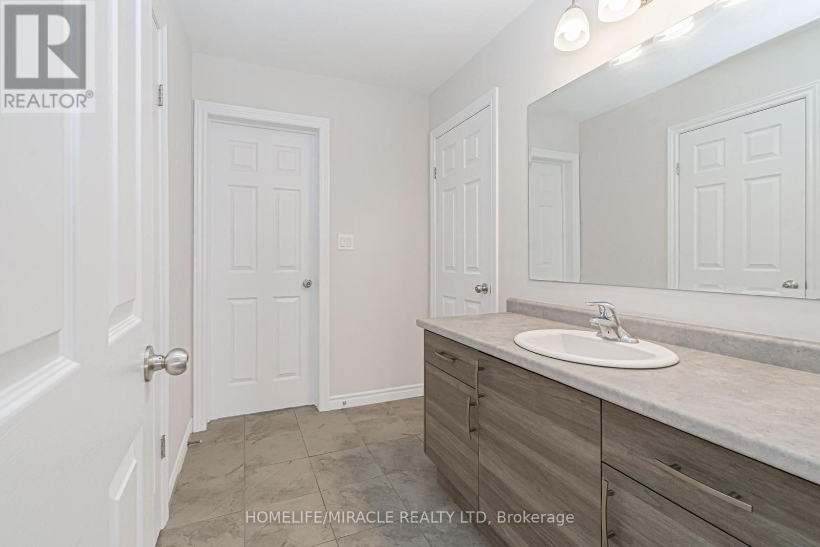 24 Sass Cres Crescent, Brant, Ontario  N3L 0A9 - Photo 23 - X12309726