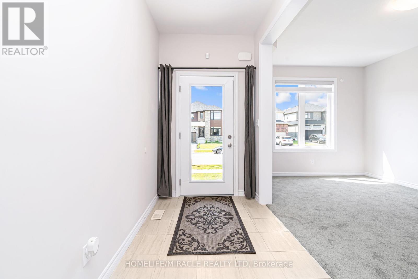 24 Sass Cres Crescent, Brant, Ontario  N3L 0A9 - Photo 3 - X12309726