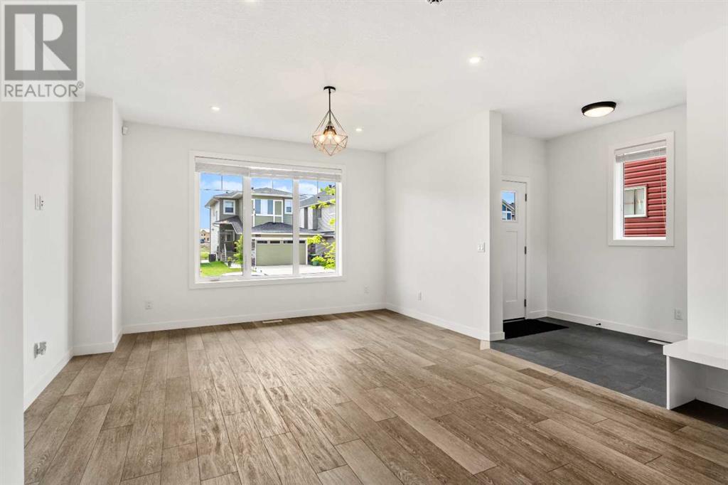 Property at 162 Chelsea Grove image 3