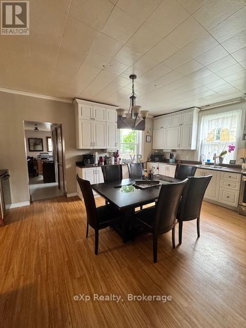 120 3rd Avenue Sw, Arran-Elderslie, Ontario  N0G 1L0 - Photo 12 - X12079947