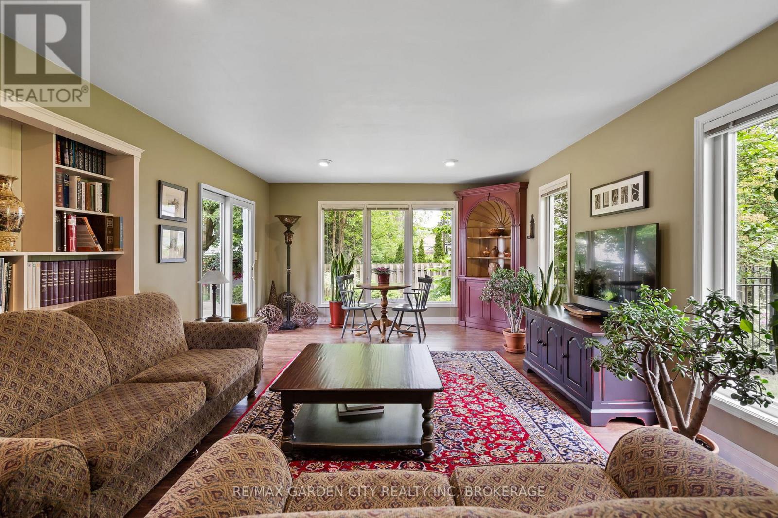 156 Edgar Street, Welland, Ontario  L3C 1T1 - Photo 10 - X12309767