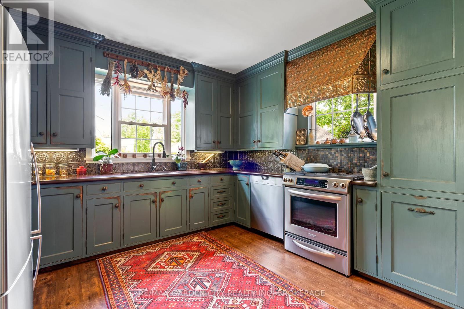 156 Edgar Street, Welland, Ontario  L3C 1T1 - Photo 7 - X12309767