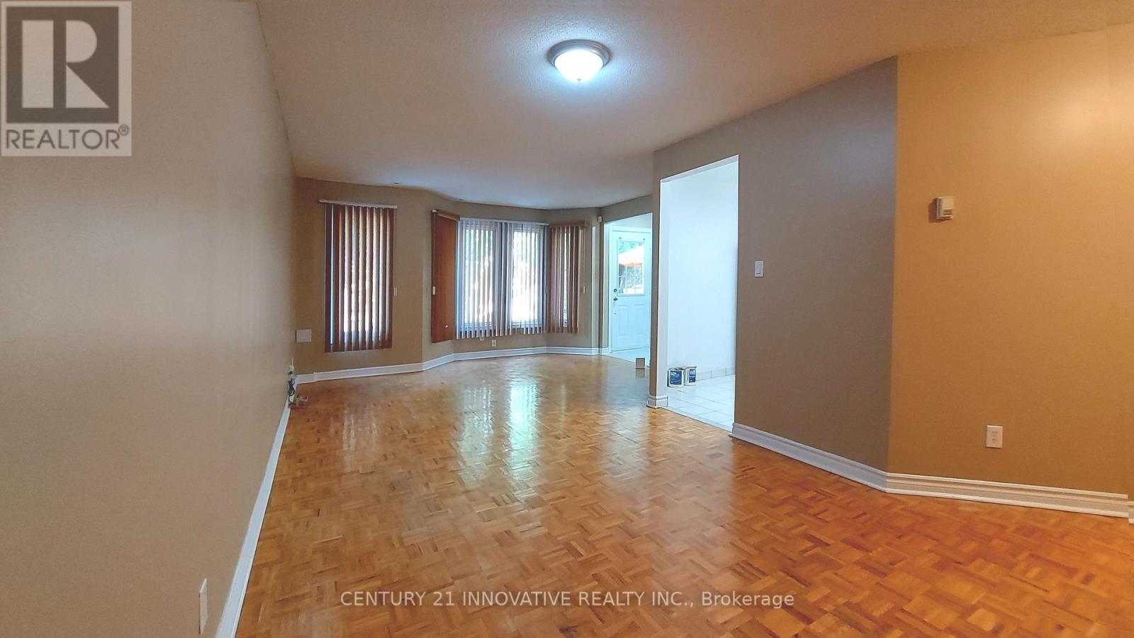 3 - 151 Townsgate Drive, Vaughan, Ontario  L4J 8J7 - Photo 2 - N12309763