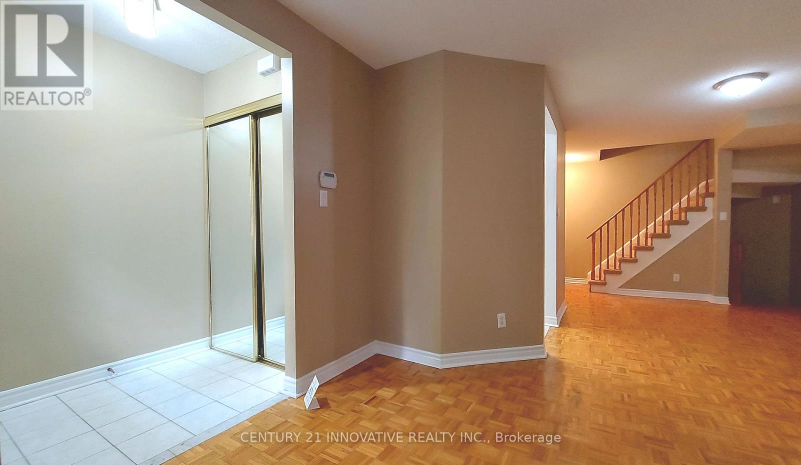 3 - 151 Townsgate Drive, Vaughan, Ontario  L4J 8J7 - Photo 4 - N12309763