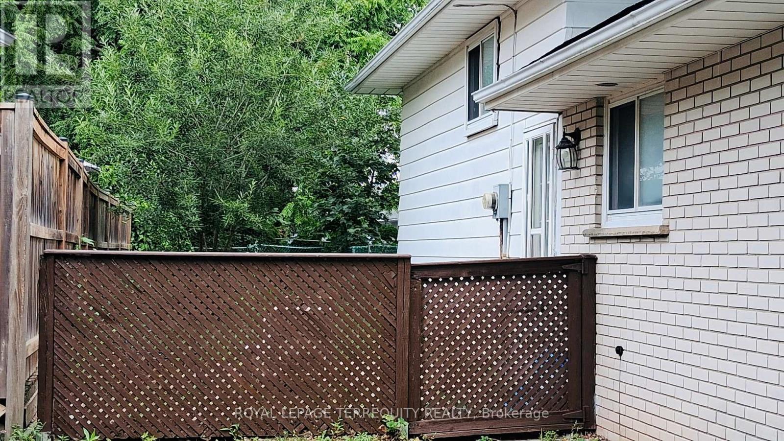 2145 Sandringham Drive, Burlington, Ontario  L7P 1T8 - Photo 37 - W12281400