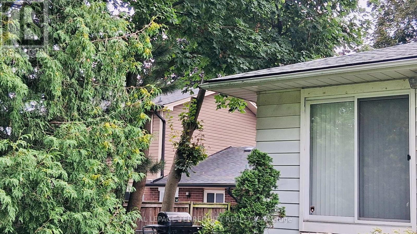 2145 Sandringham Drive, Burlington, Ontario  L7P 1T8 - Photo 36 - W12281400