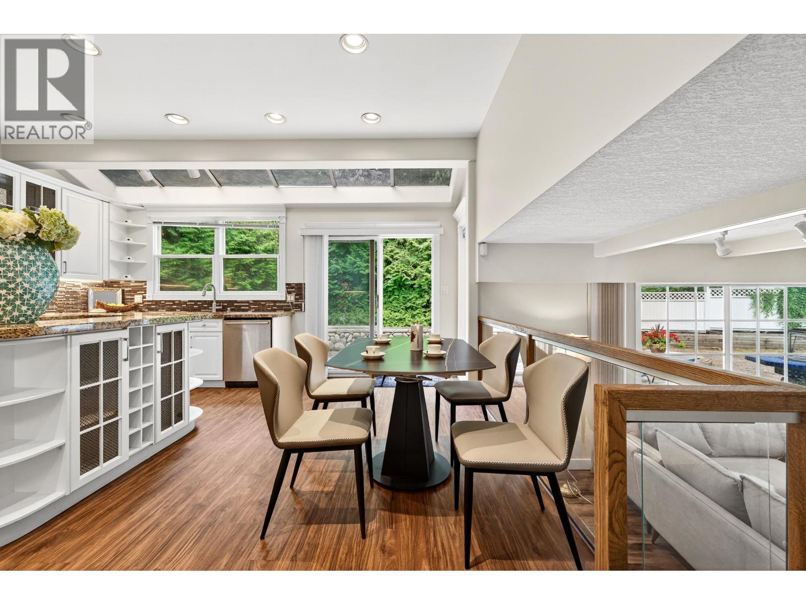 2453 Phillips Place, Burnaby, British Columbia  V5A 2W1 - Photo 12 - R3027608