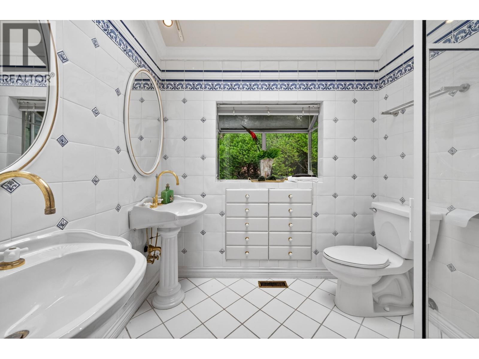 2453 Phillips Place, Burnaby, British Columbia  V5A 2W1 - Photo 21 - R3027608