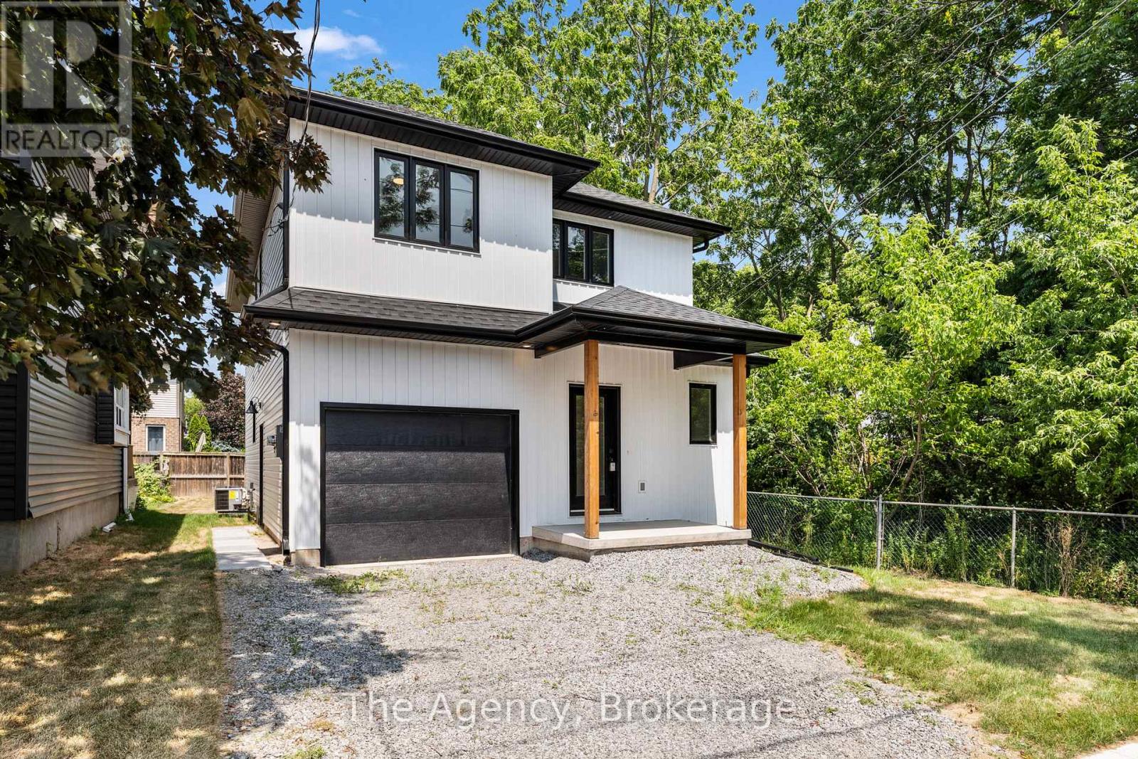 19 Violet Street, St. Catharines, Ontario  L2S 2X1 - Photo 3 - X12309812