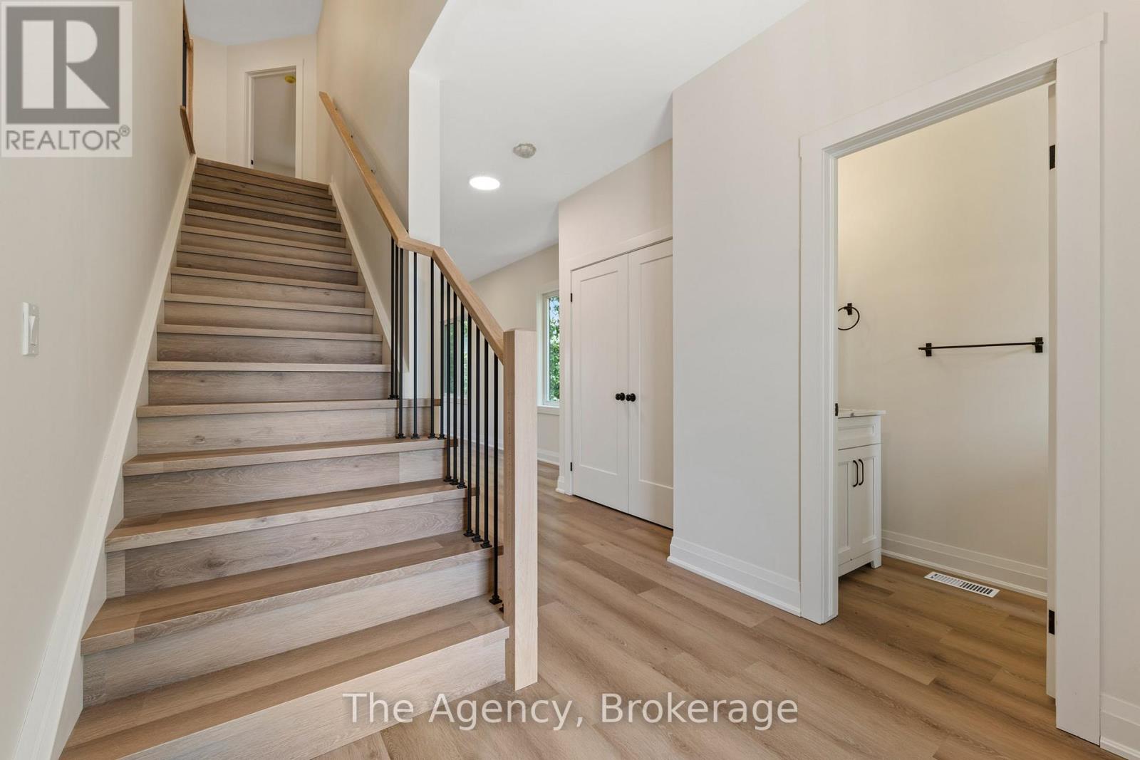 19 Violet Street, St. Catharines, Ontario  L2S 2X1 - Photo 4 - X12309812