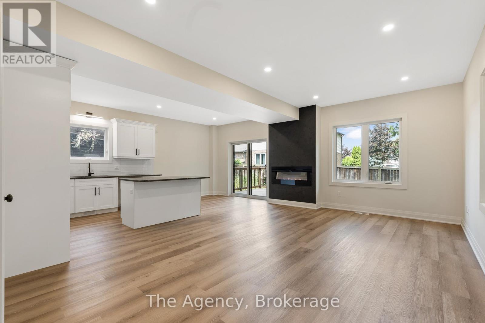 19 Violet Street, St. Catharines, Ontario  L2S 2X1 - Photo 6 - X12309812