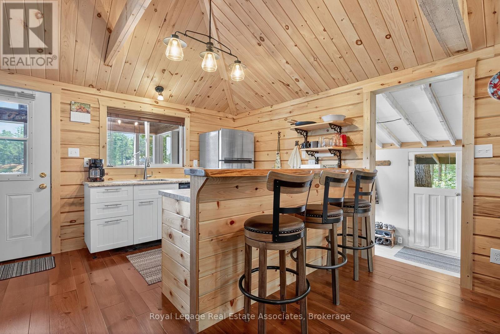7206 Severn River Shore, Georgian Bay, Ontario  P0C 1M0 - Photo 16 - X12289283