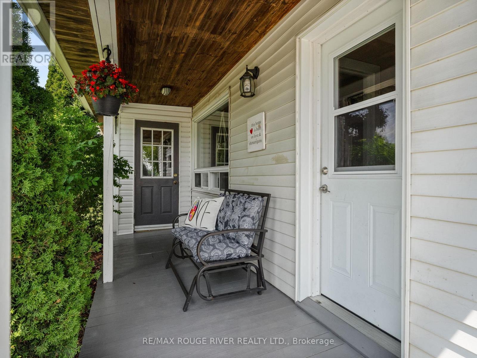 Property at 414 ALEXANDRIA DRIVE image 4