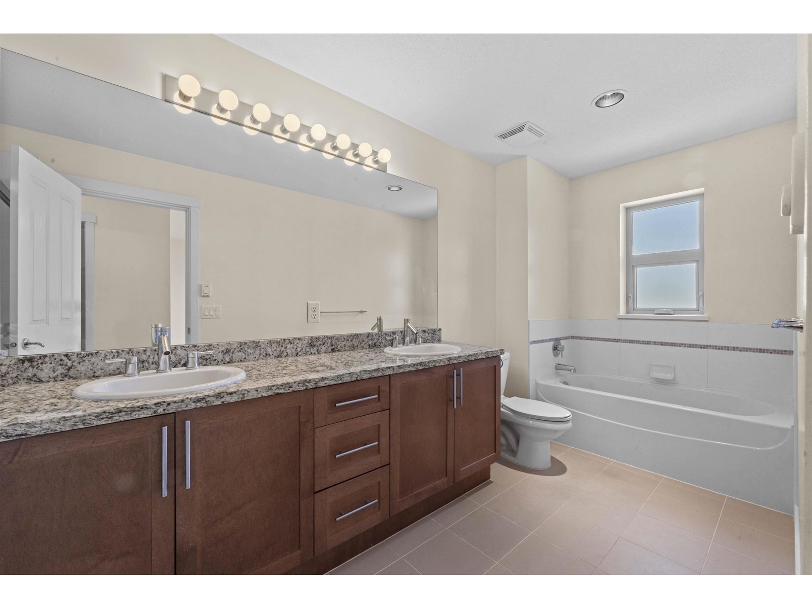 74 2738 158 Street, Surrey, British Columbia  V3Z 3K3 - Photo 15 - R3029669