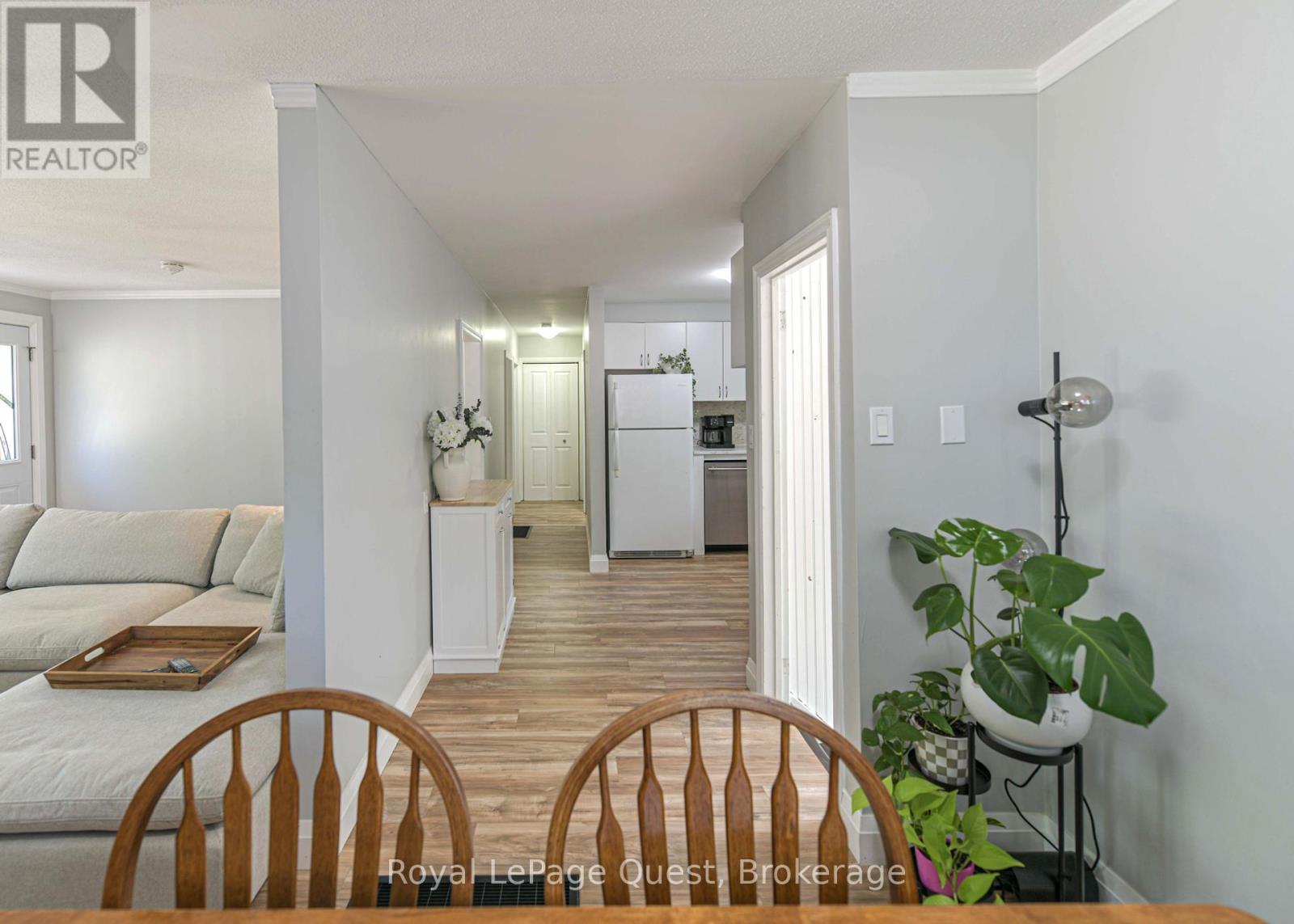 401 Mississaga Street W, Orillia, Ontario  L3V 3C4 - Photo 23 - S12309813