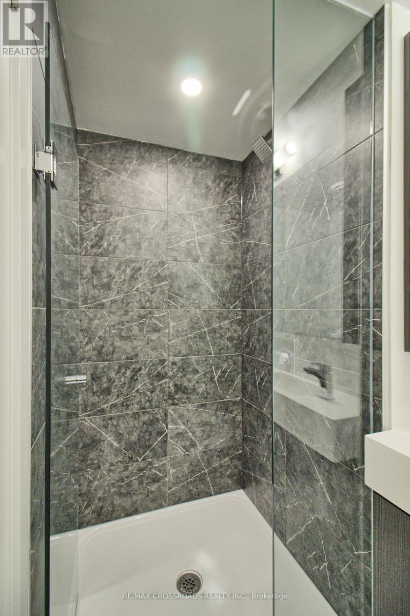 2302 - 82 Dalhousie Street, Toronto, Ontario  M5B 0C5 - Photo 9 - C12309818
