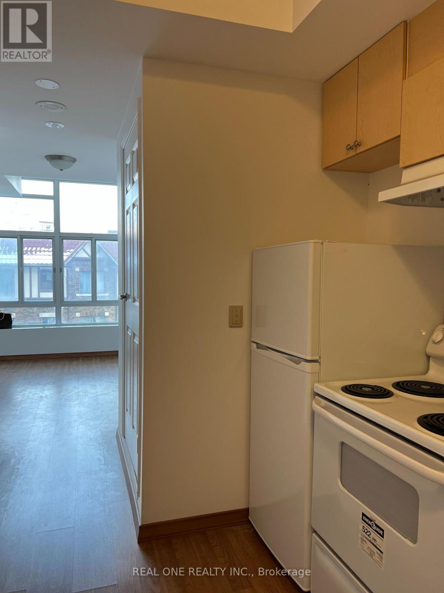 302 - 15 Maplewood Avenue, Toronto, Ontario  M6C 4B4 - Photo 7 - C12309822