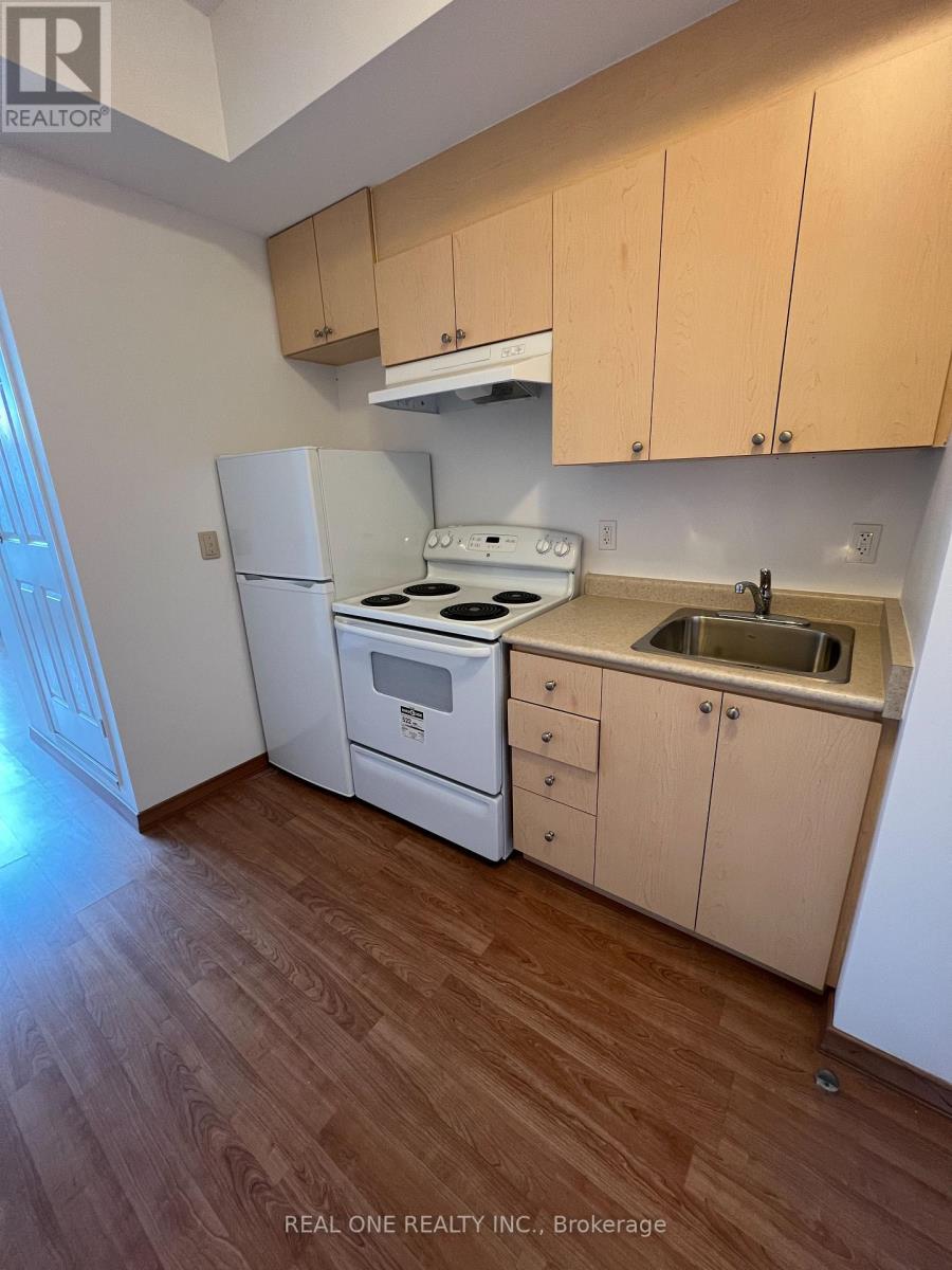 302 - 15 Maplewood Avenue, Toronto, Ontario  M6C 4B4 - Photo 8 - C12309822