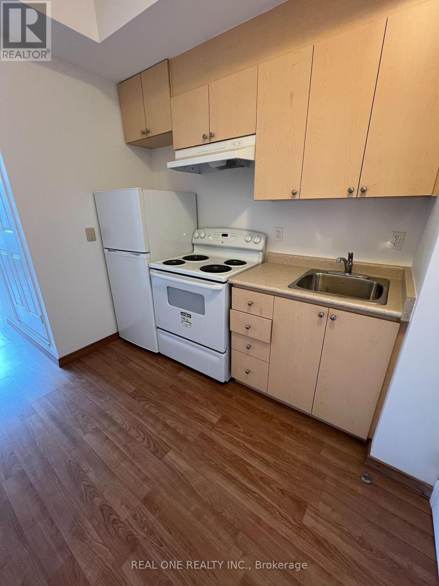 302 - 15 Maplewood Avenue, Toronto, Ontario  M6C 4B4 - Photo 9 - C12309822
