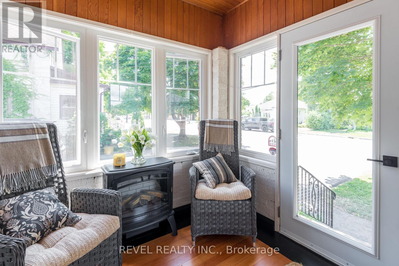 Property at 14 BOND STREET W image 4