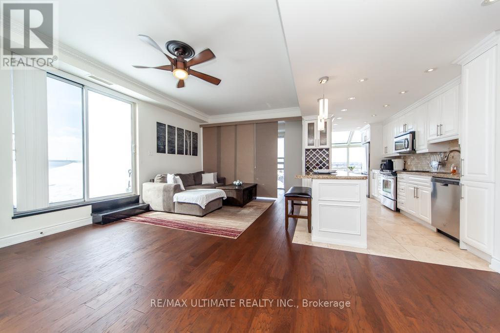 Ph15 - 40 Harding Boulevard W, Richmond Hill (North Richvale), Ontario  L4C 9S5 - Photo 4 - N12309846