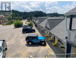 32 KING WILLIAM STREET, Huntsville, Ontario