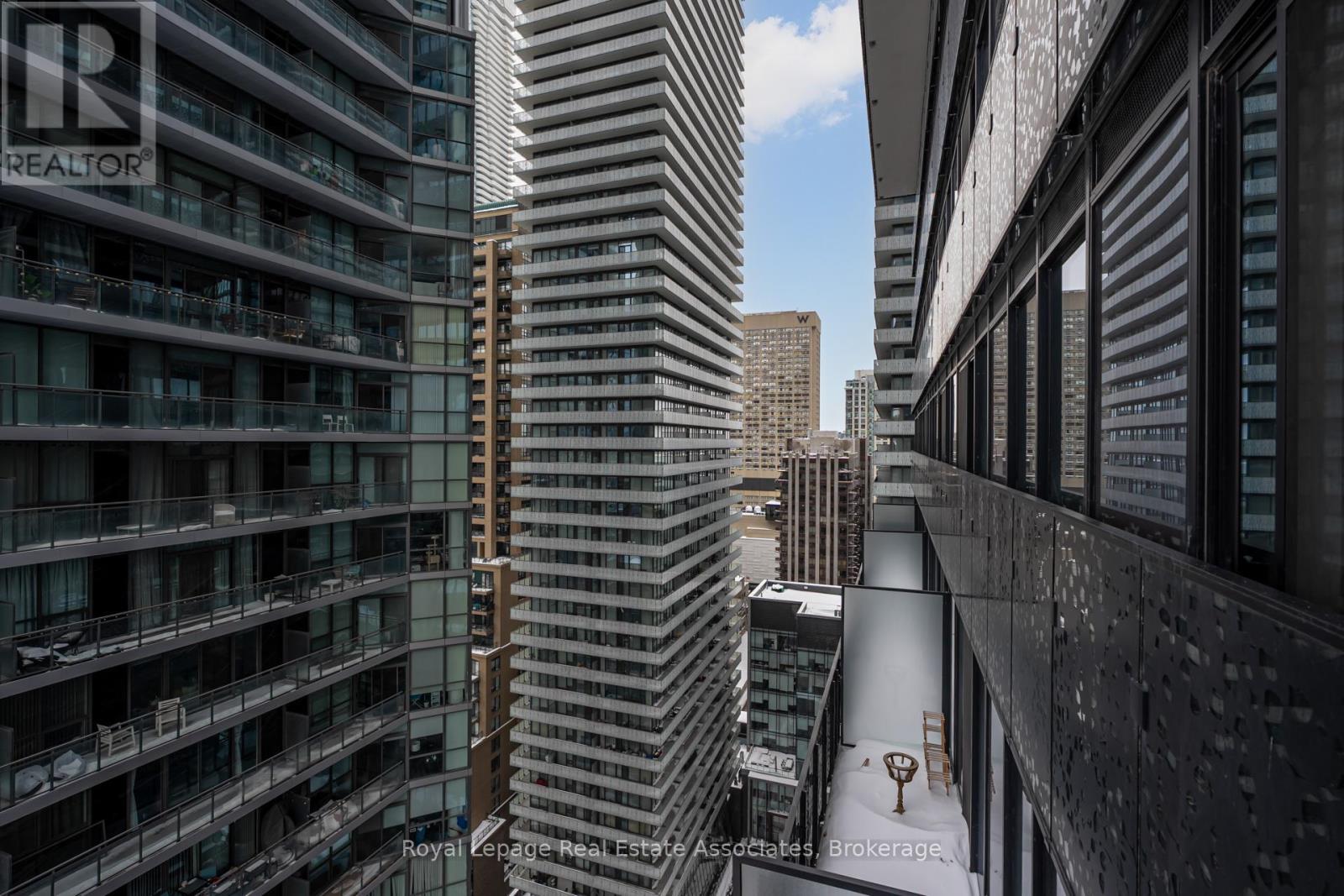 2206 - 55 Charles Street E, Toronto, Ontario  M5S 2W9 - Photo 33 - C12309910
