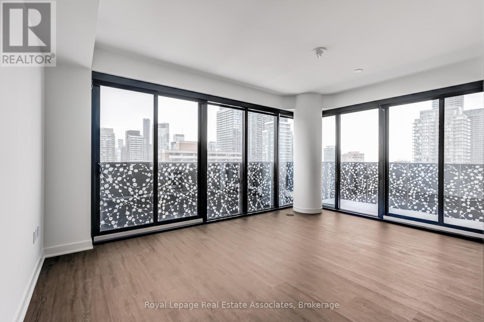 2206 - 55 Charles Street E, Toronto, Ontario  M5S 2W9 - Photo 5 - C12309910