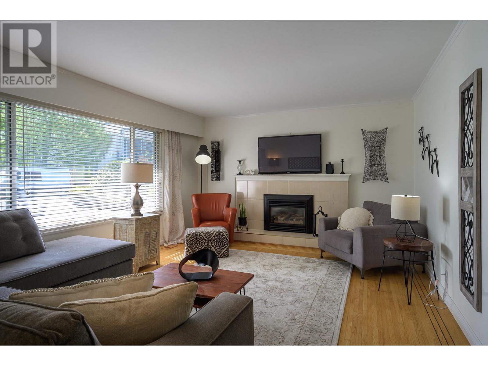 Property at 861 53A STREET image 5