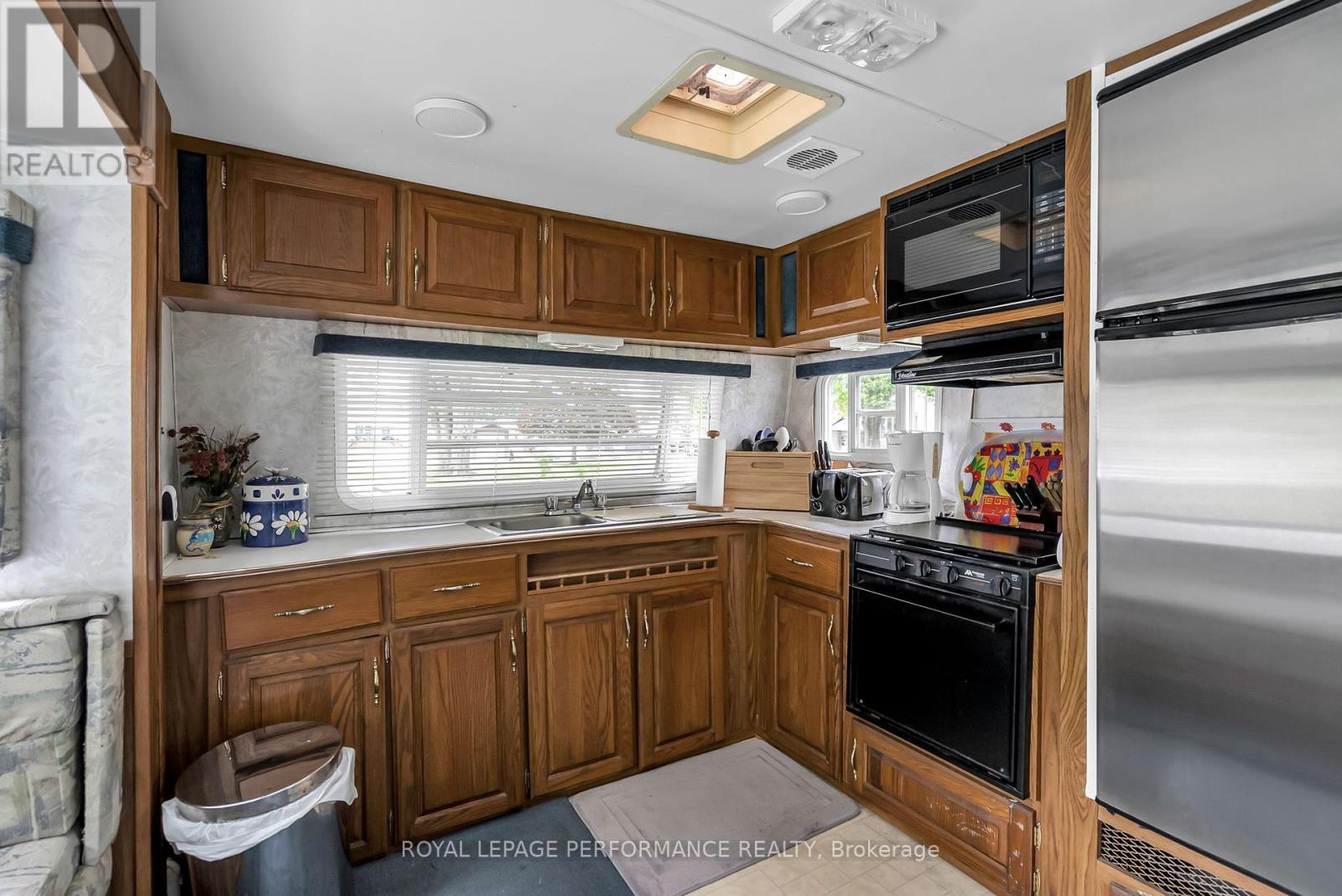 20938 Derrig Road, South Glengarry, Ontario  K0C 1E0 - Photo 12 - X12309913