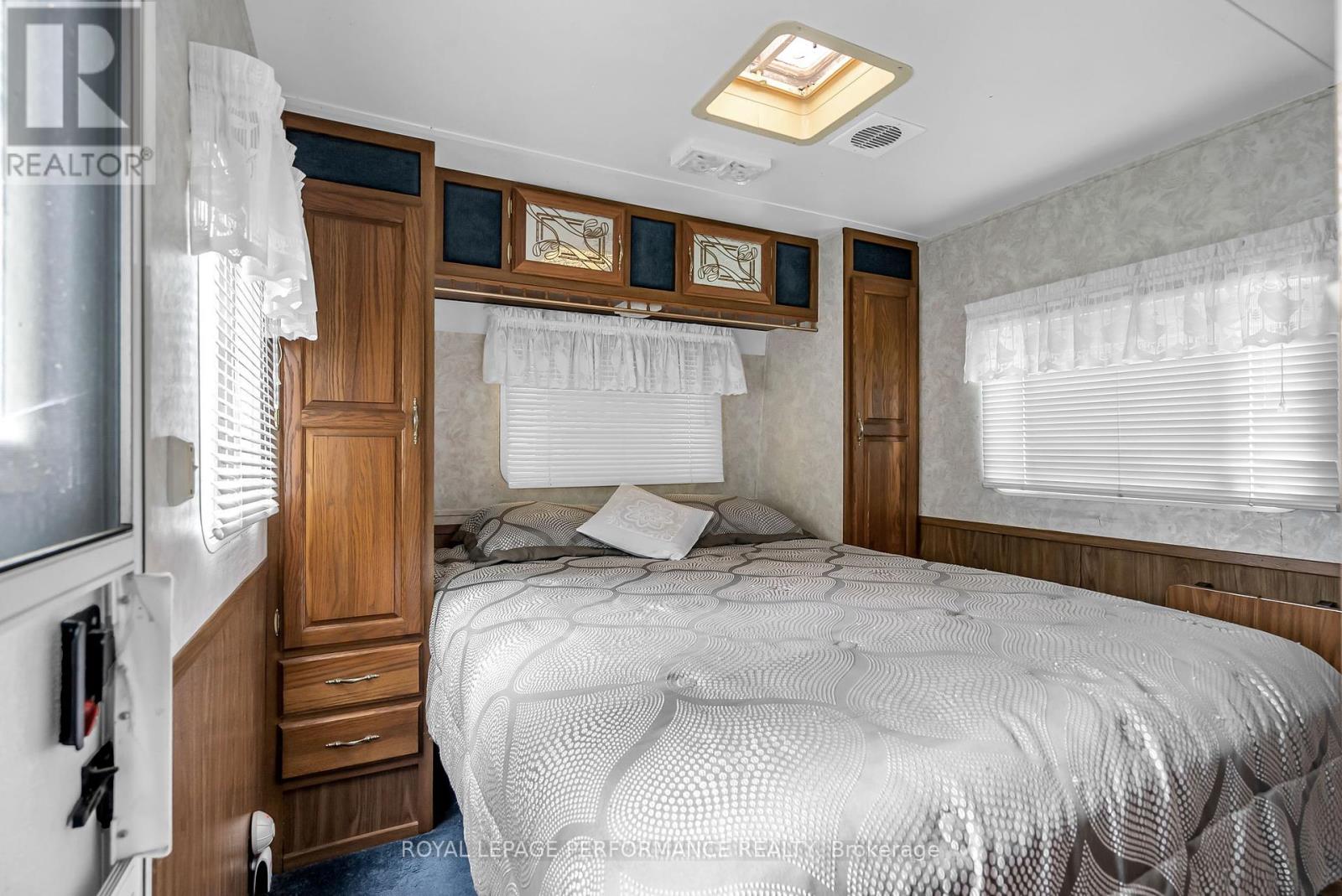 20938 Derrig Road, South Glengarry, Ontario  K0C 1E0 - Photo 7 - X12309913