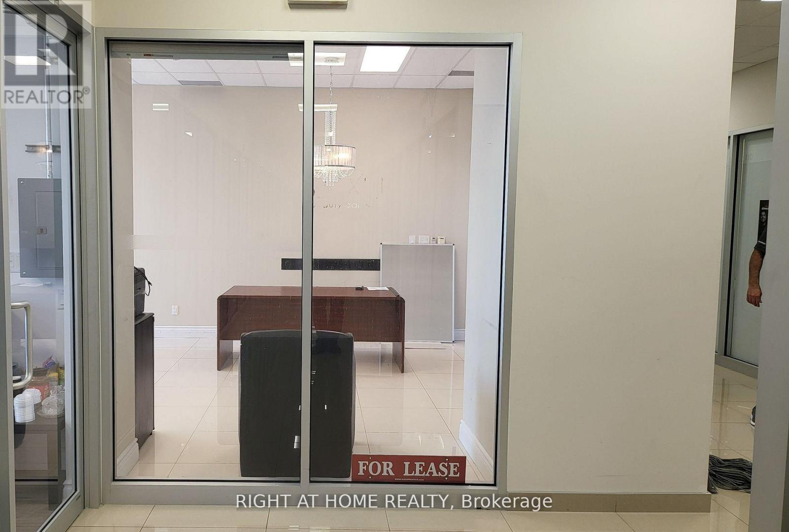 262 - 7163 Yonge Street, Markham (Thornhill), Ontario  L3T 0C6 - Photo 8 - N12309916