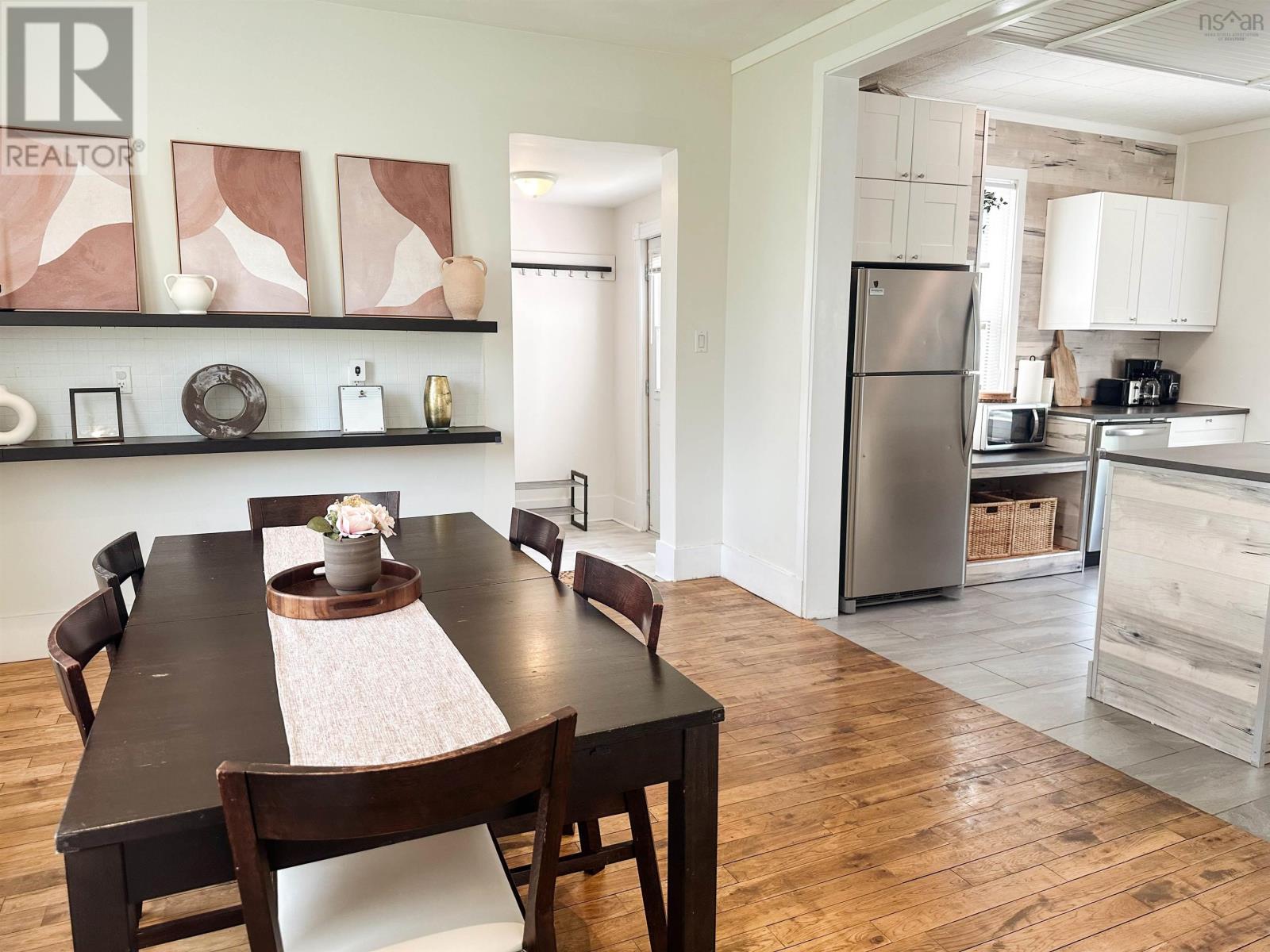 Property at 124 MacKay Street image 3