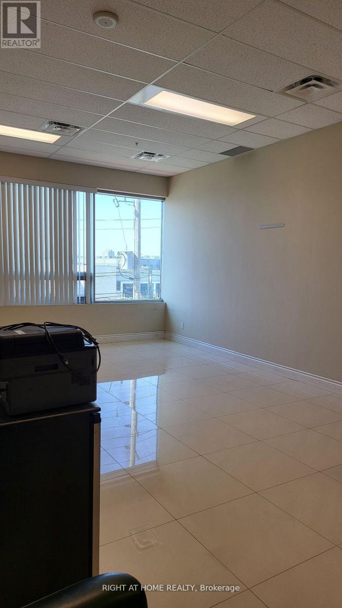 262 - 7163 Yonge Street, Markham, Ontario  L3T 0C8 - Photo 14 - N12309942