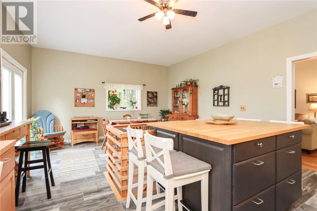 86 Hennessy Road, Whitefish, Ontario  P0M 3E0 - Photo 18 - 2123640