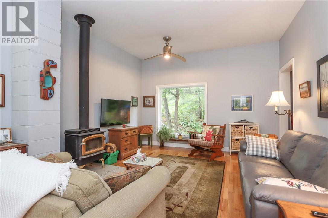 86 Hennessy Road, Whitefish, Ontario  P0M 3E0 - Photo 8 - 2123640