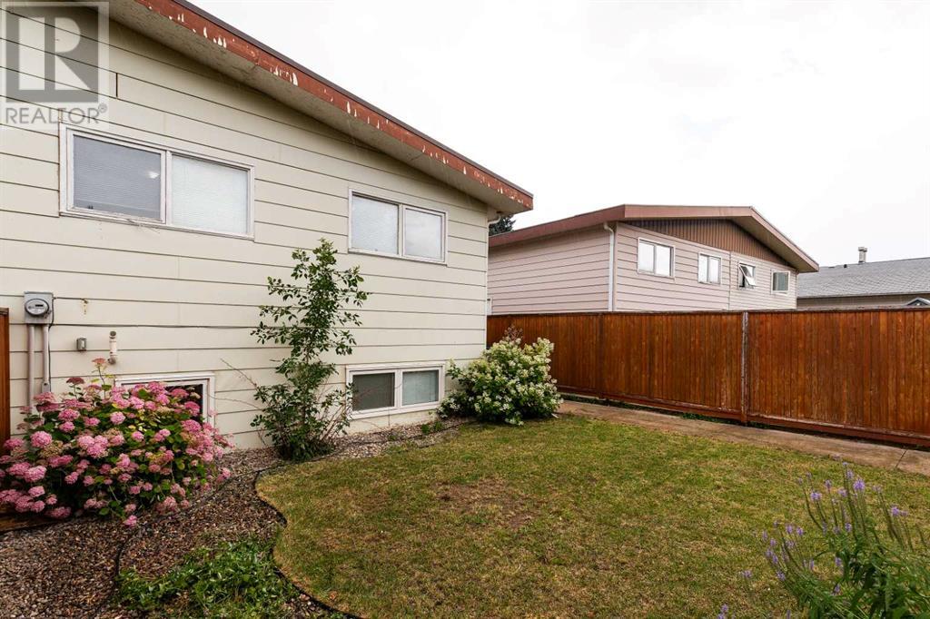 Property at 18 Cayuga Crescent W image 5