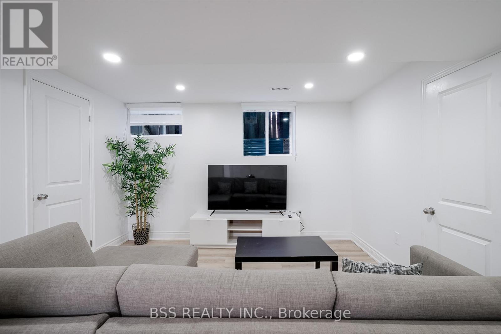 120 Bertrand Avenue, Toronto, Ontario  M1K 2T1 - Photo 13 - E12309966