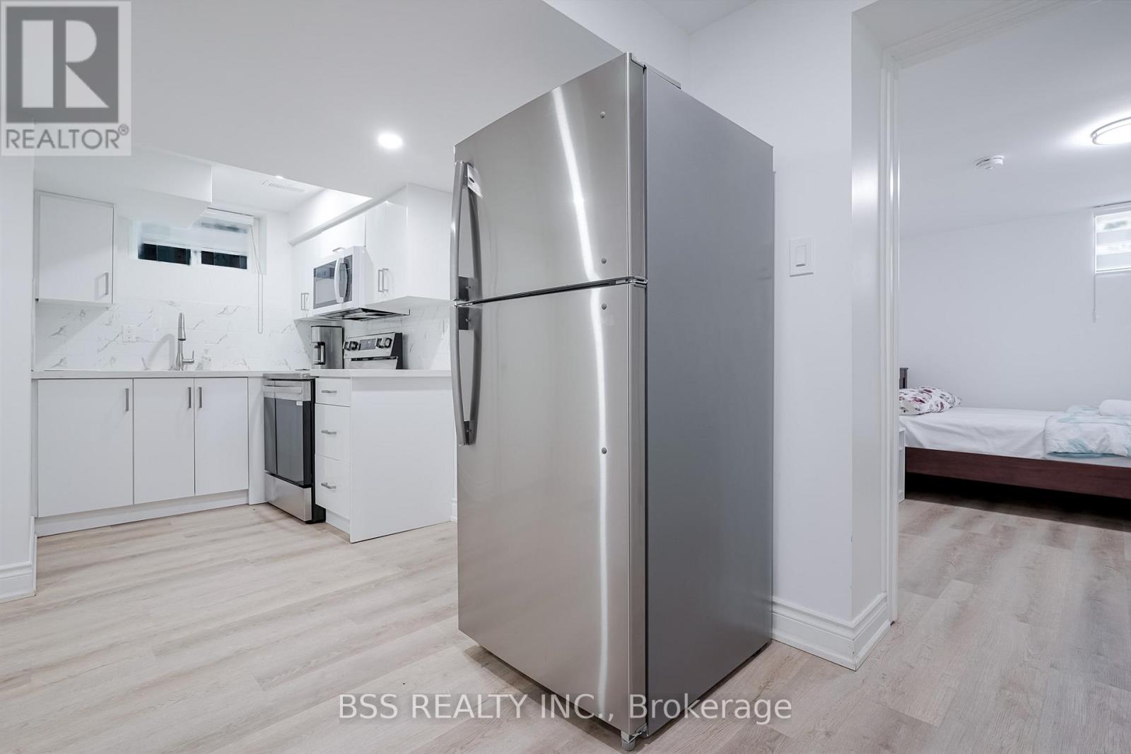 120 Bertrand Avenue, Toronto, Ontario  M1K 2T1 - Photo 6 - E12309966