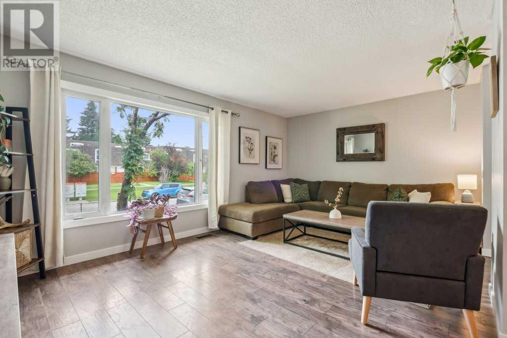 Property at 1029 Canfield Crescent SW image 5