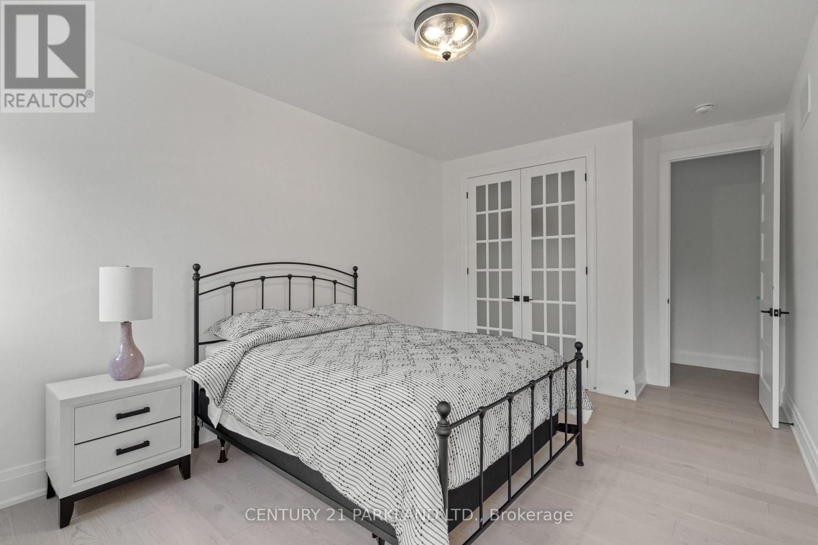 326 Tiny Beaches Road S, Tiny, Ontario  L0L 2J0 - Photo 10 - S12309997